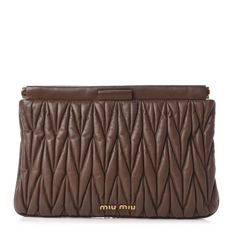 miu miu contenitori piatti matelasse clutch